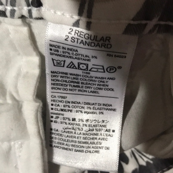 Old Navy Pixie Shorts - 2 - Picture 4 of 4